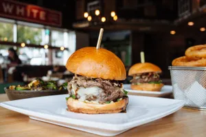 CLASSIC BURGER (8OZ.)