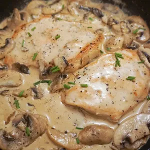 Chicken Breast with Pepper Sauce