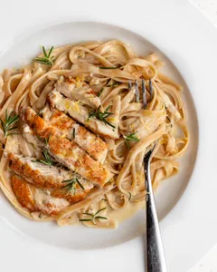 PASTA WITH CHICKEN
