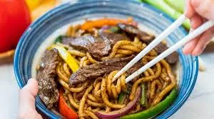 Stir fried wu dong noodle with vegetables